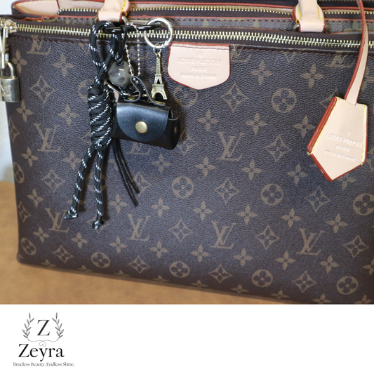 Zeyra Voyage – Taschenanhänger mit Mini-Tasche & Paris-Charms | Zeyra | Versand aus DE