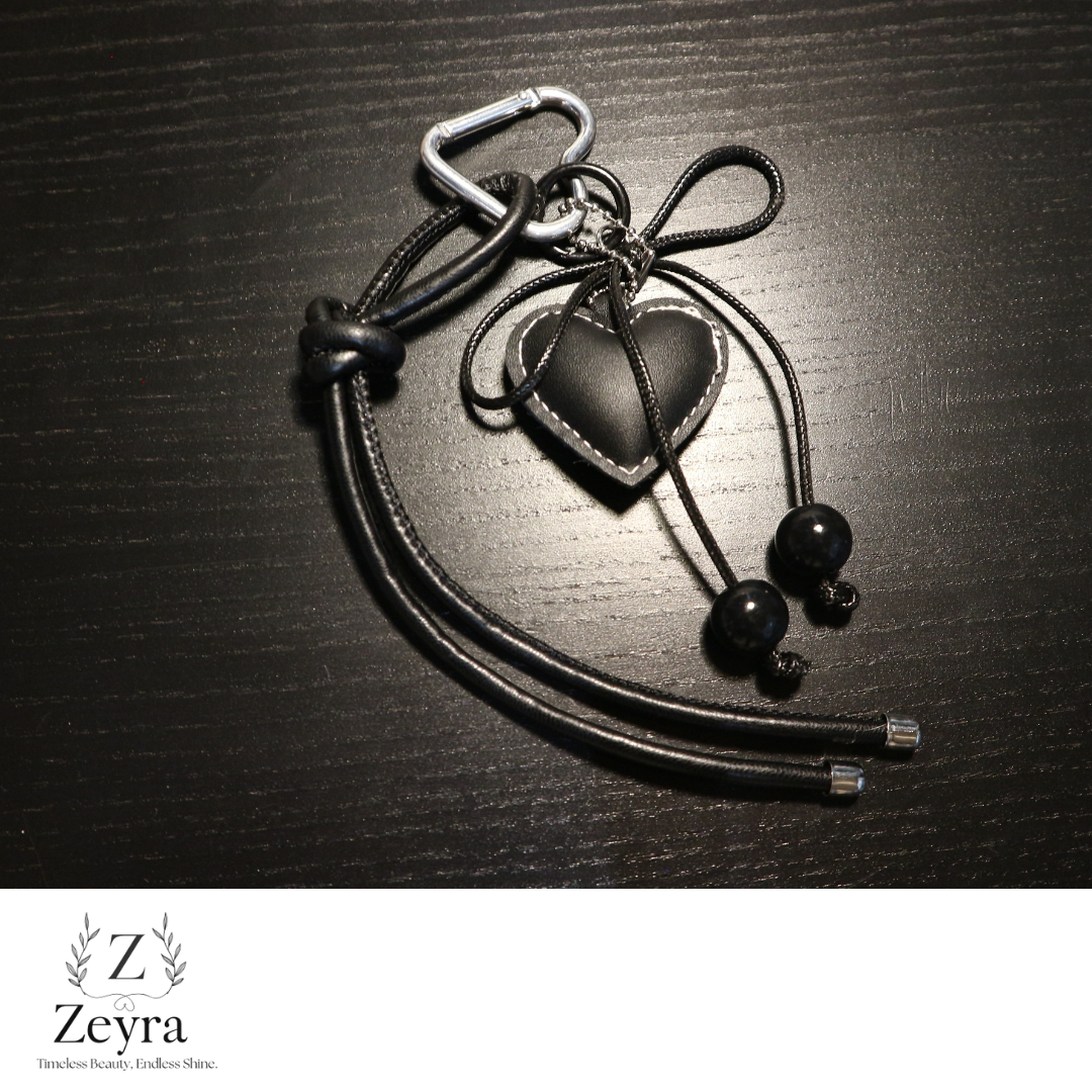 Zeyra Lovix – Schlüsselanhänger mit Herz-Design & Kordeldetail | Zeyra | Versand aus DE