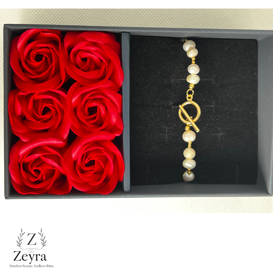 Zeyra Rosenbox – Duftende Geschenkverpackung mit 6 roten Rosen | Optional zu jedem Schmuckstück | Versand aus DE