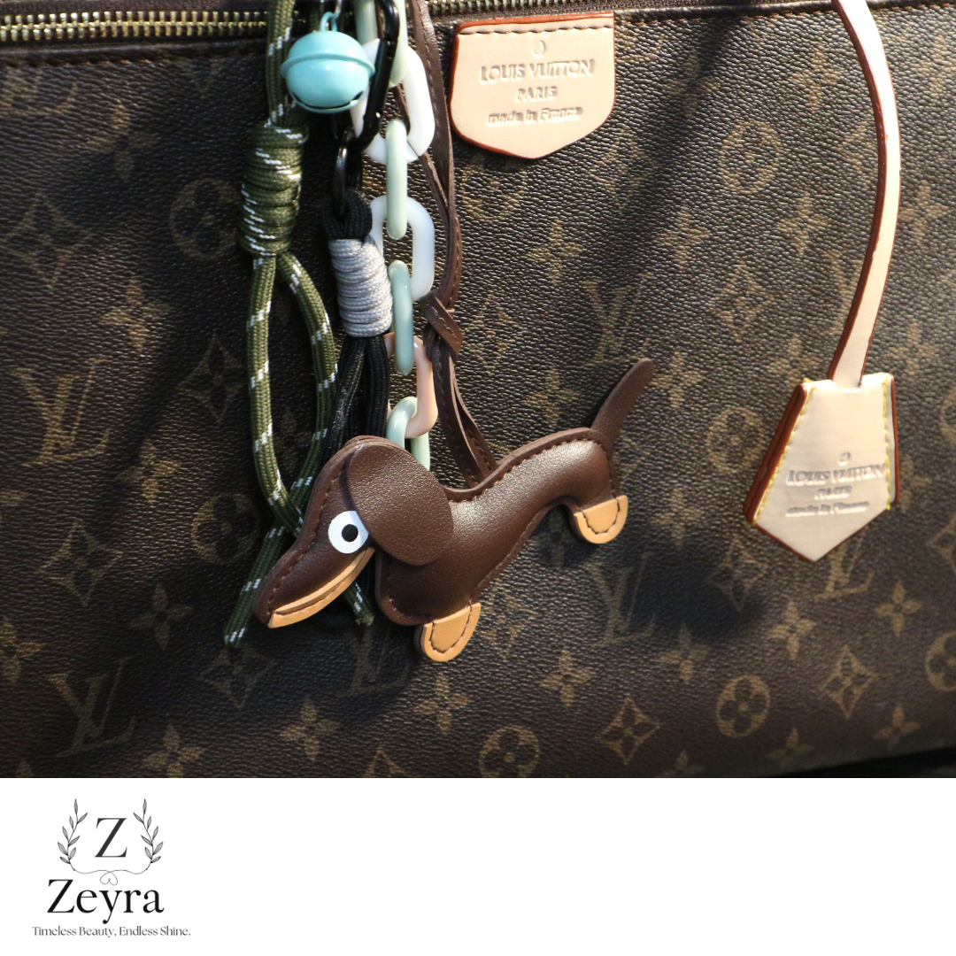 Zeyra Daxxie – Schlüsselanhänger im Dackel-Design mit verspielten Charms | Versand aus DE