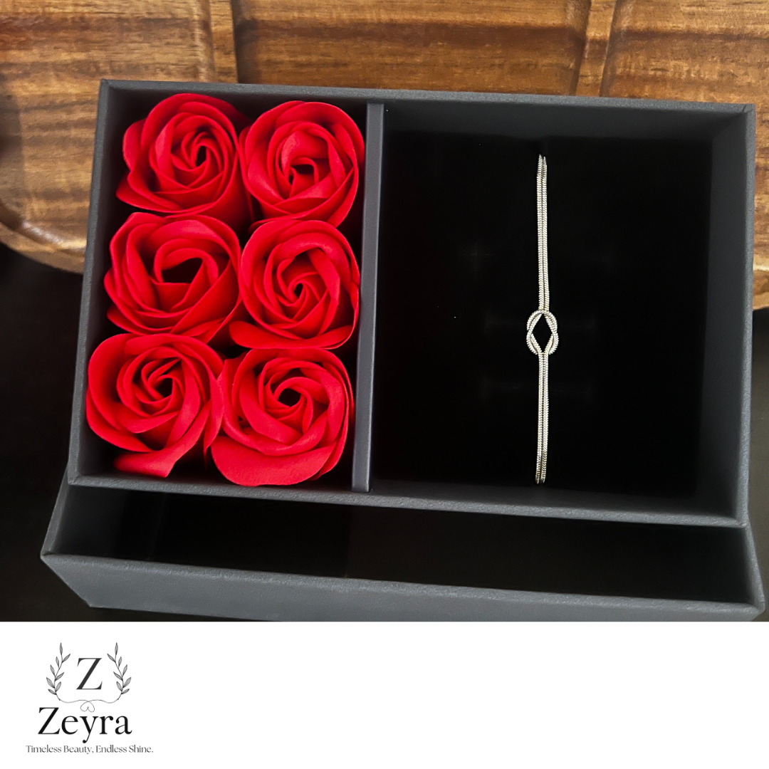 Zeyra Rosenbox – Duftende Geschenkverpackung mit 6 roten Rosen | Optional zu jedem Schmuckstück | Versand aus DE