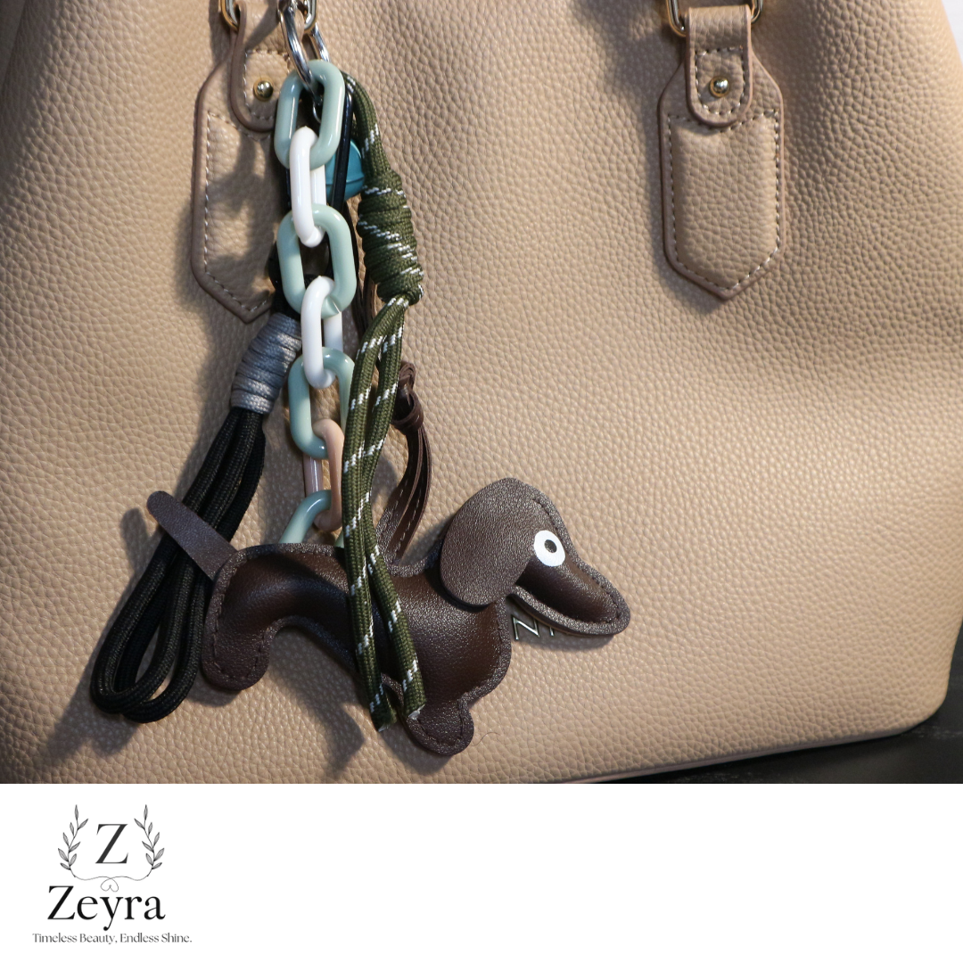 Zeyra Daxxie – Schlüsselanhänger im Dackel-Design mit verspielten Charms | Versand aus DE