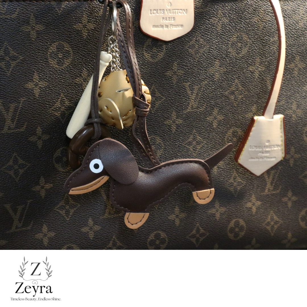 Zeyra Daxxie – Schlüsselanhänger im Dackel-Design mit verspielten Charms | Versand aus DE
