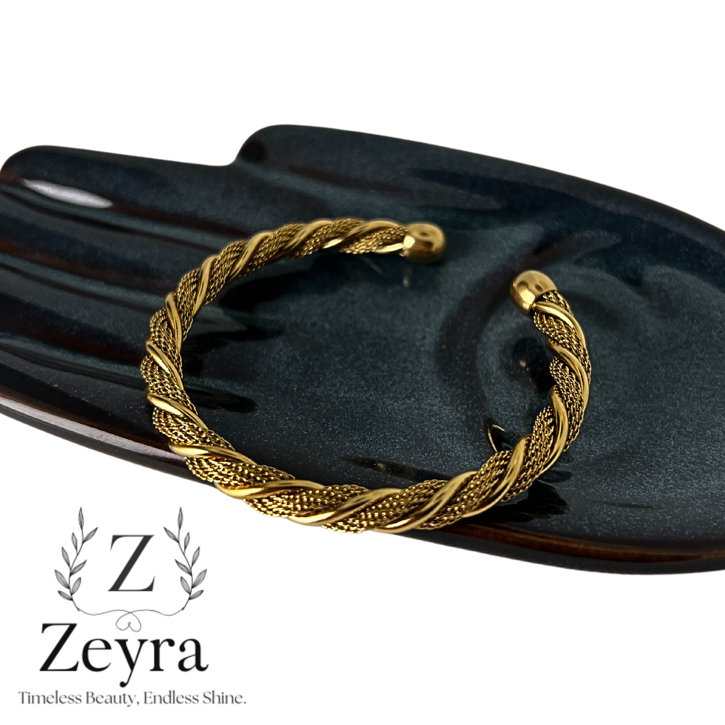 Royal Twist – Geflochtener Edelstahl-Armreif, Vergoldet & Verstellbar (Unisex) | Zeyra | Versand aus DE