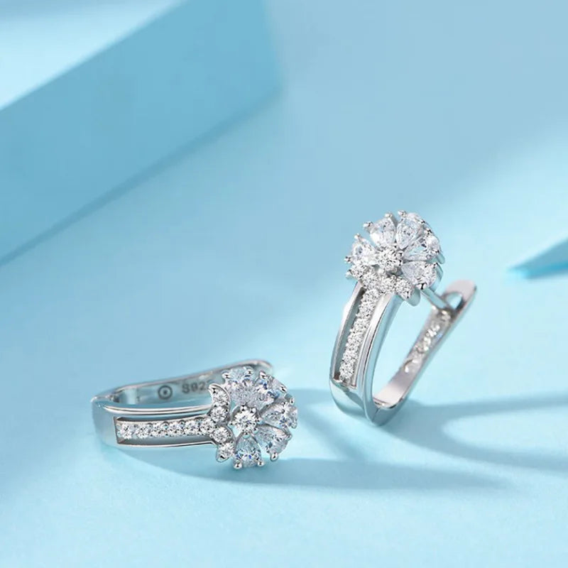 925 Sterling Silber Creolen – Damen Ohrringe mit Zirkonia-Blume | Zeyra | Versand aus D