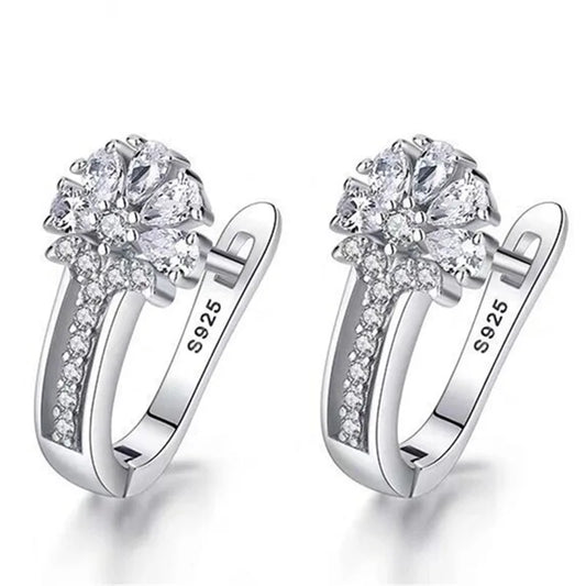 925 Sterling Silber Creolen – Damen Ohrringe mit Zirkonia-Blume | Zeyra | Versand aus D