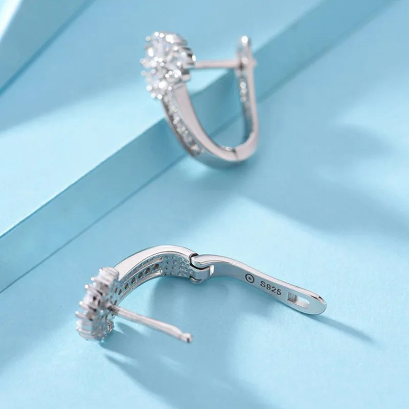 925 Sterling Silber Creolen – Damen Ohrringe mit Zirkonia-Blume | Zeyra | Versand aus D