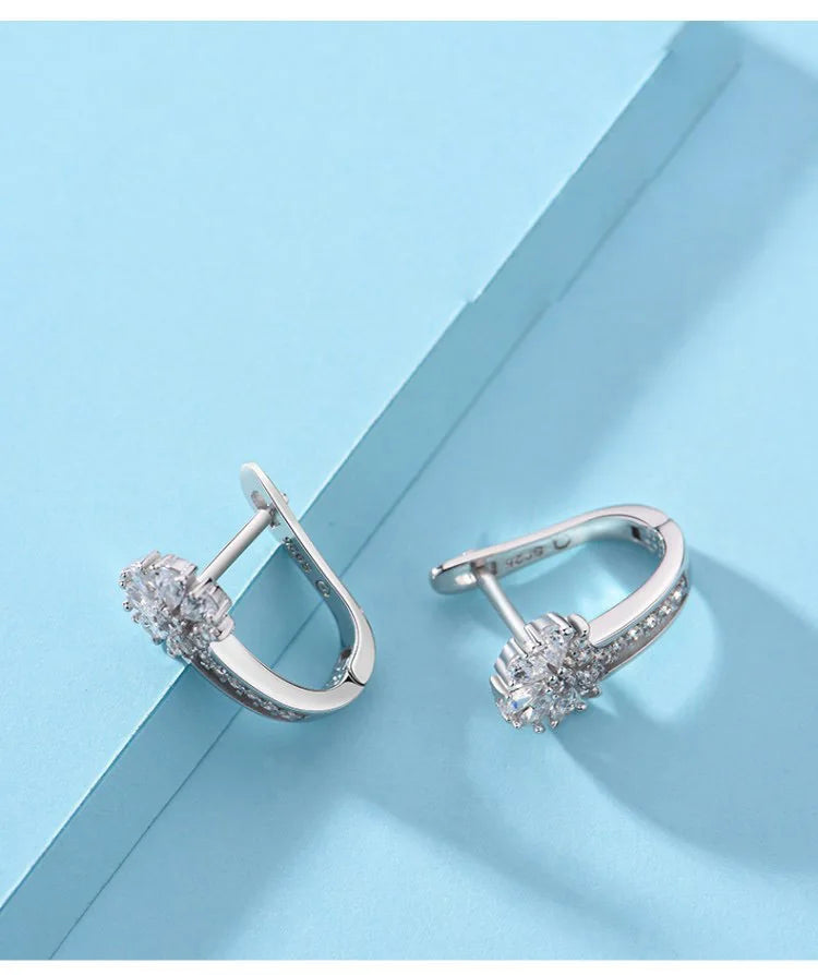 925 Sterling Silber Creolen – Damen Ohrringe mit Zirkonia-Blume | Zeyra | Versand aus D