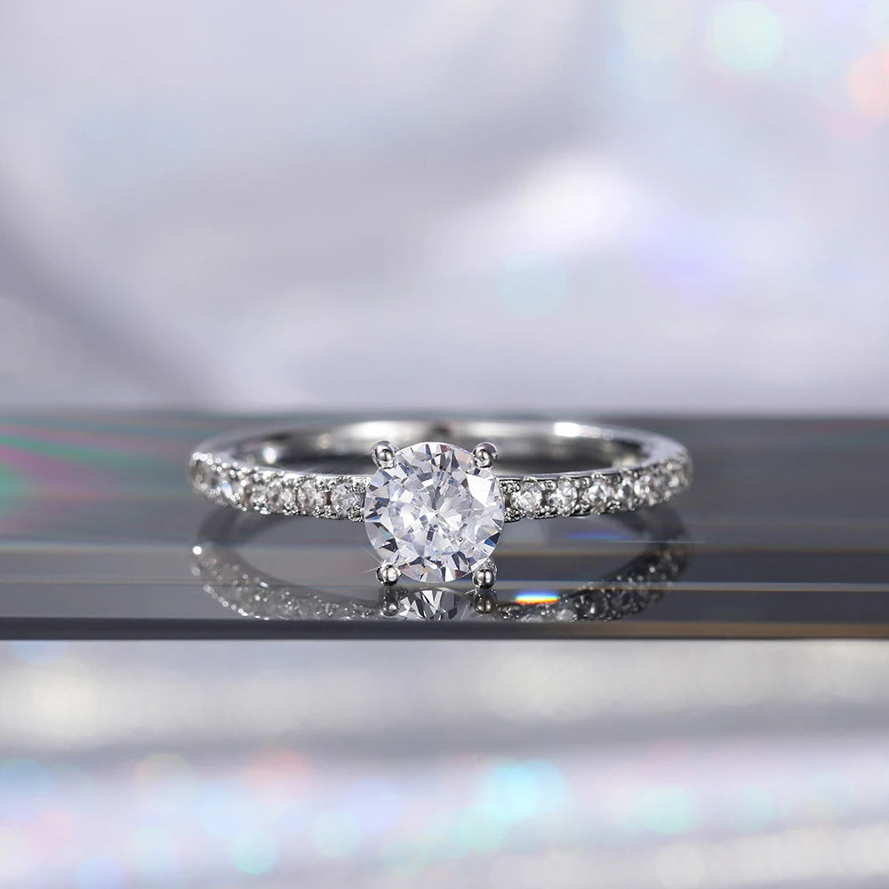 Verlobungsring Damen – Klassischer 4-Krappen-Ring mit Zirkonia, 3 Farben | Zeyra | Versand aus D