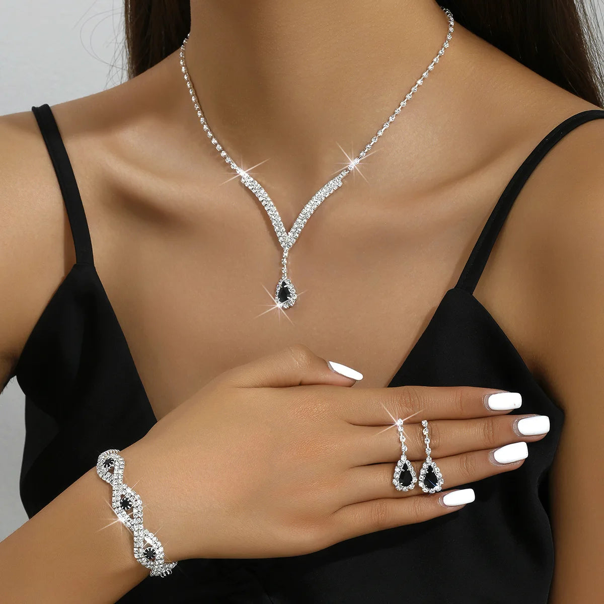3-teiliges Schmuckset Damen – Schwarze Kristall-Steine, Halskette, Armband & Ohrringe | Hochzeit & Party | Zeyra | Versand aus D
