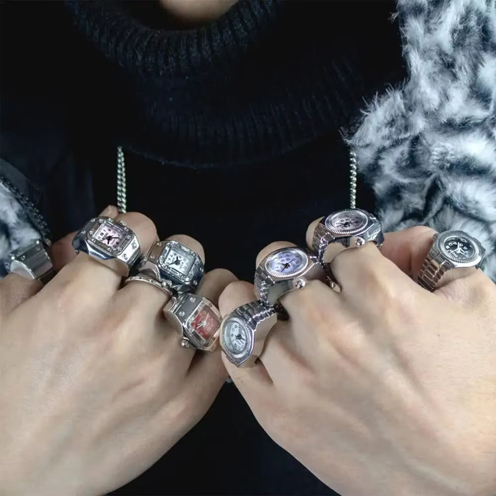 Vintage Uhrenring – Retro Mini Fingeruhr mit elastischem Band | Unisex Punk Schmuck & Accessoire | Zeyra®