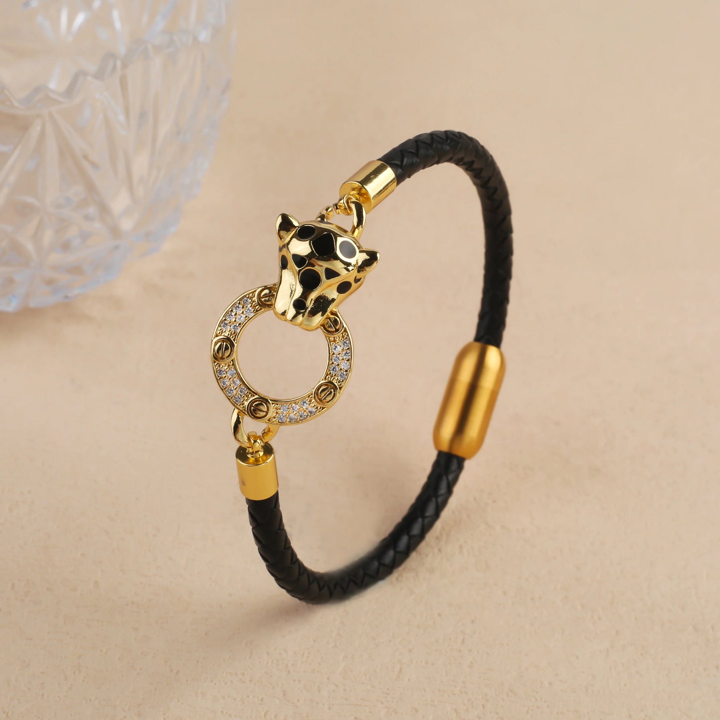 Lederarmband mit Leopardenkopf – Edelstahl & Zirkonia, geflochtenes Design | Unisex | Zeyra | Versand aus D