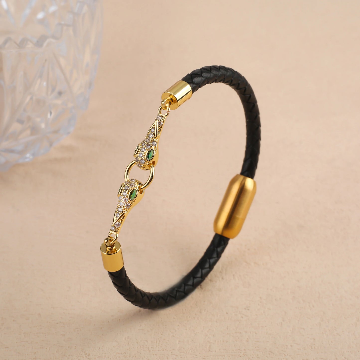 Lederarmband mit Leopardenkopf – Edelstahl & Zirkonia, geflochtenes Design | Unisex | Zeyra | Versand aus D