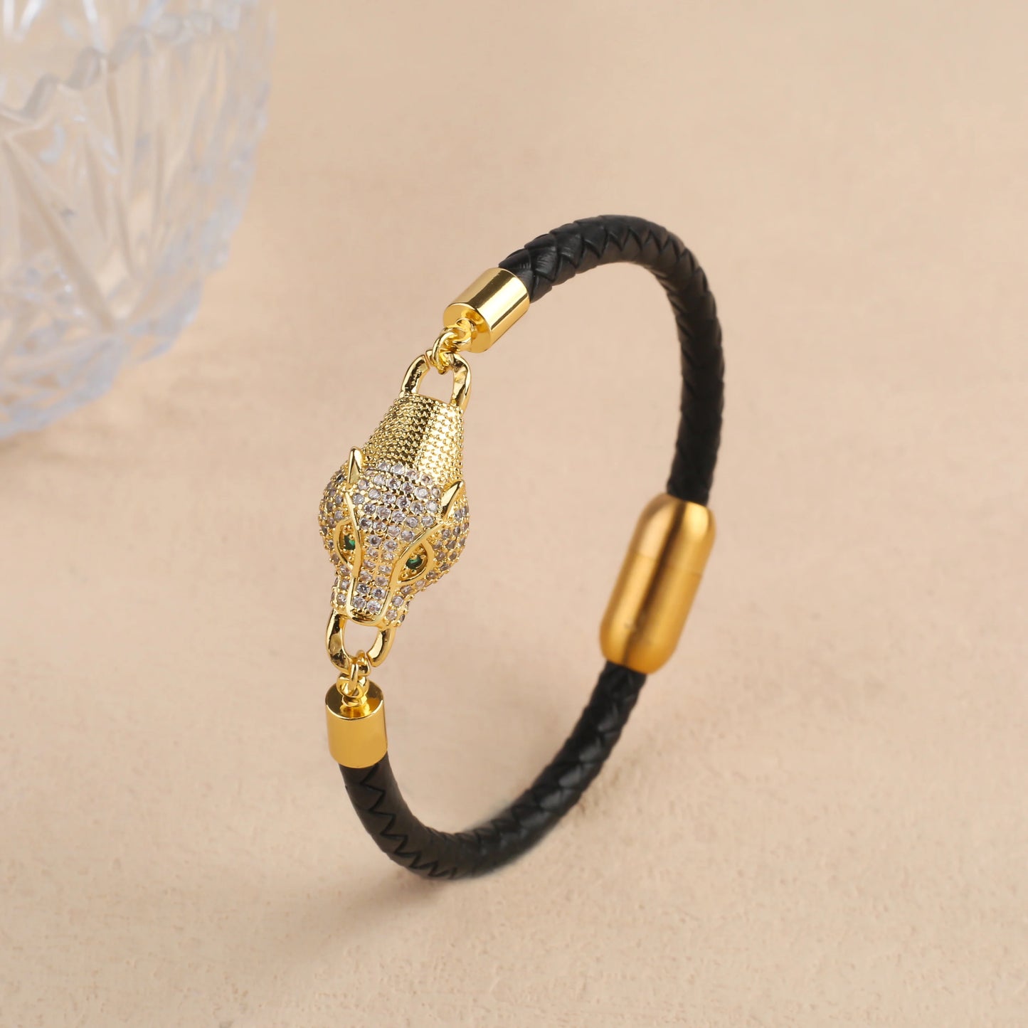 Lederarmband mit Leopardenkopf – Edelstahl & Zirkonia, geflochtenes Design | Unisex | Zeyra | Versand aus D