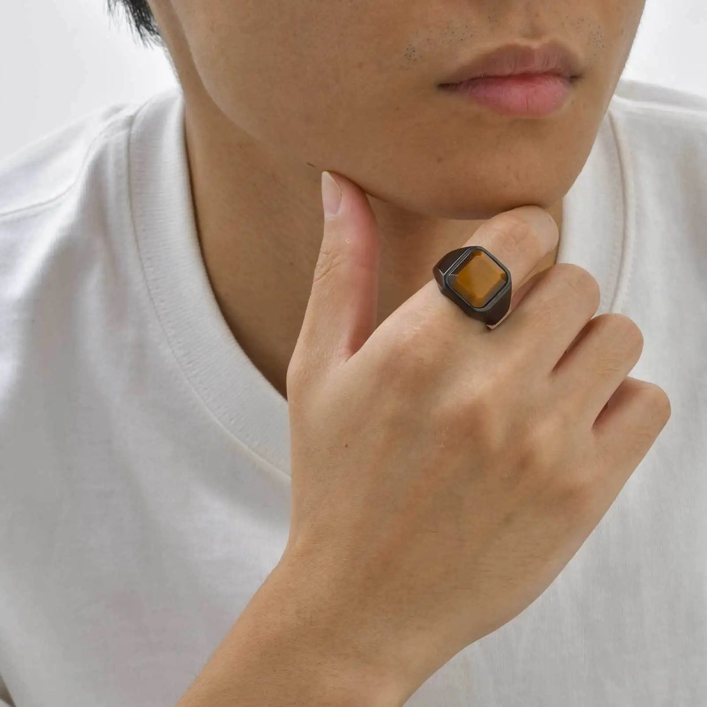 Herren Siegelring – Edelstahl Ring mit Tigerauge Stein, Wasserfest & Maskulin | Zeyra | Versand aus D