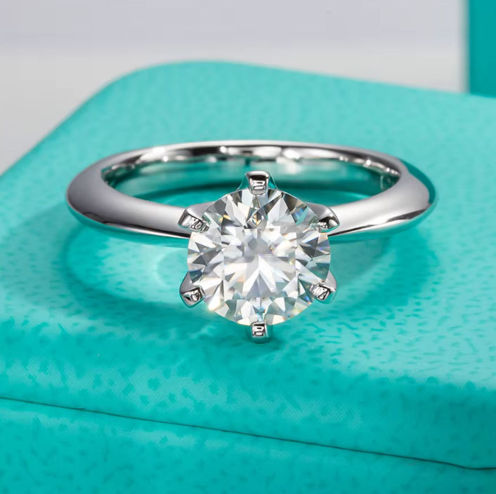 AnuJewel Moissanite Verlobungsring – 1ct / 2ct / 3ct / 5ct D-Farbe VVS1 | 925 Sterling Silber & 18K vergoldet | Zeyra® | Versand aus DE