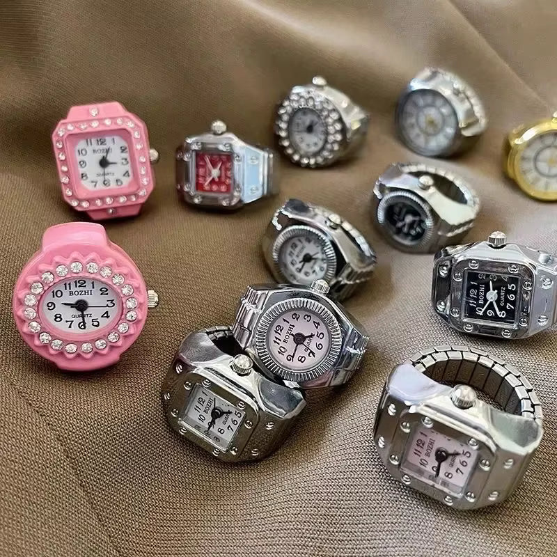 Vintage Uhrenring – Retro Mini Fingeruhr mit elastischem Band | Unisex Punk Schmuck & Accessoire | Zeyra®