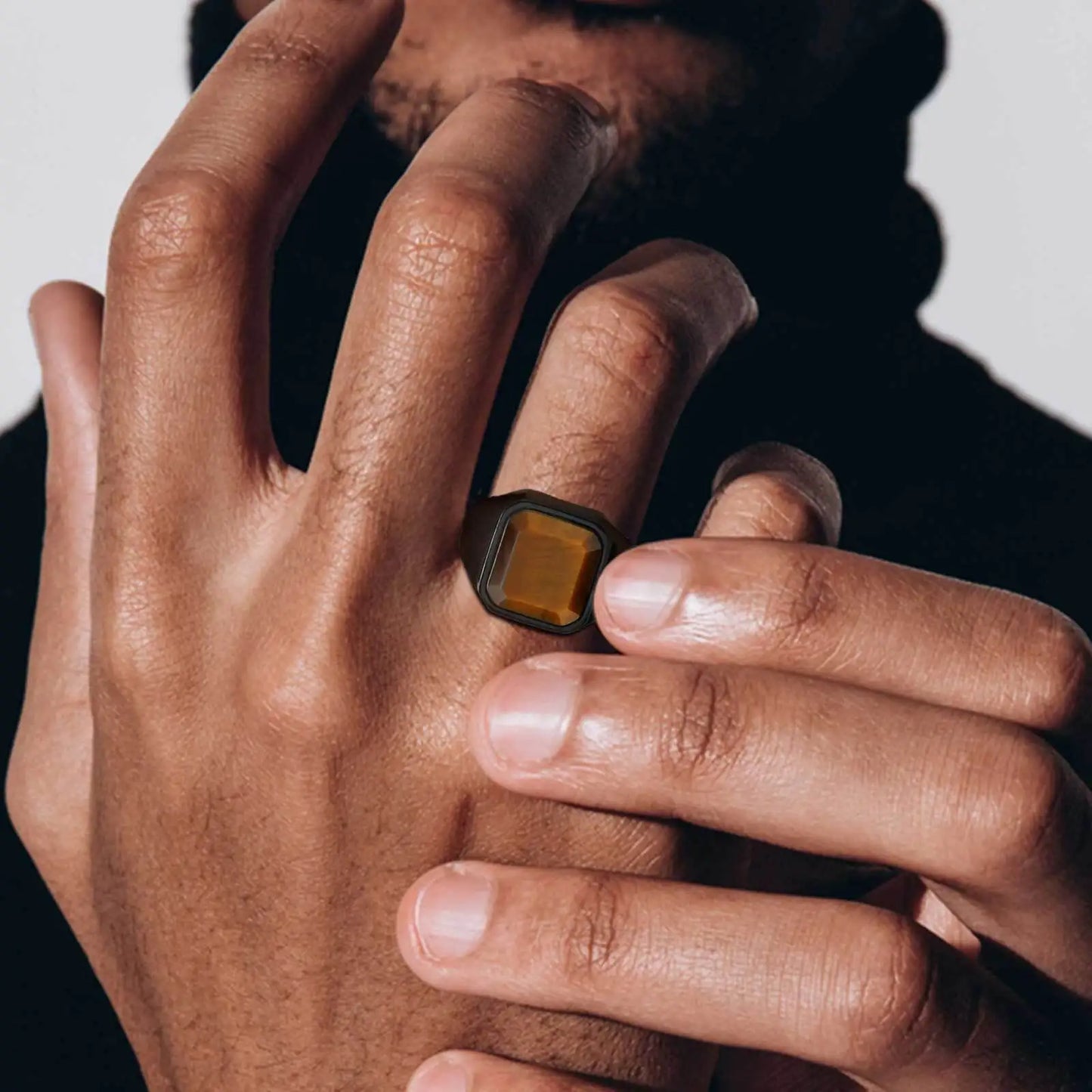 Herren Siegelring – Edelstahl Ring mit Tigerauge Stein, Wasserfest & Maskulin | Zeyra | Versand aus D