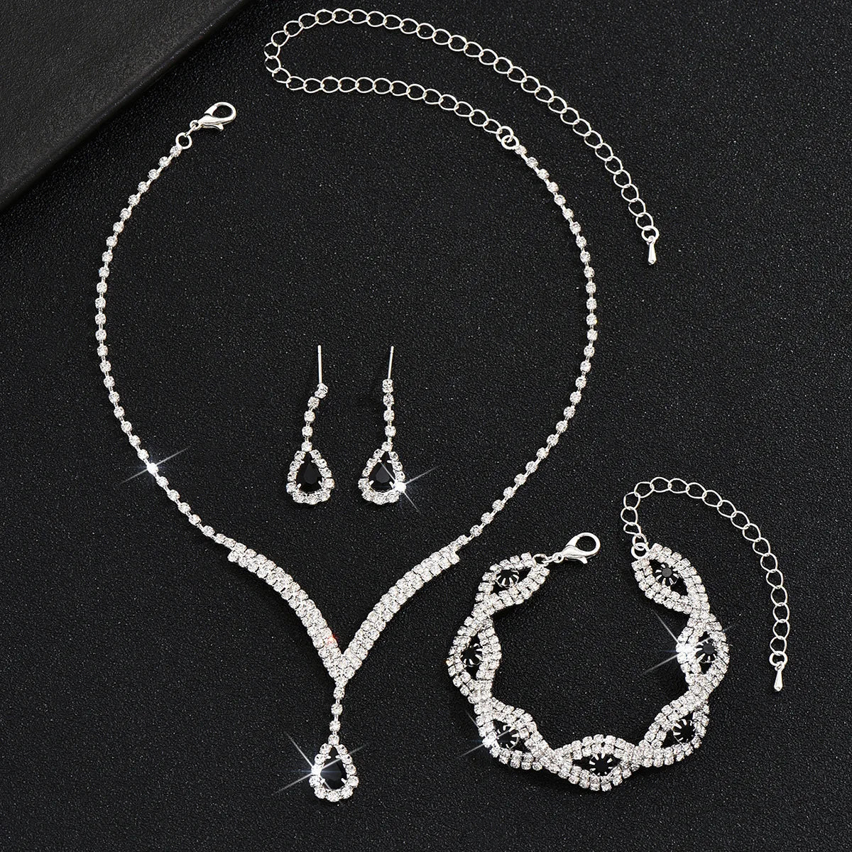 3-teiliges Schmuckset Damen – Schwarze Kristall-Steine, Halskette, Armband & Ohrringe | Hochzeit & Party | Zeyra | Versand aus D