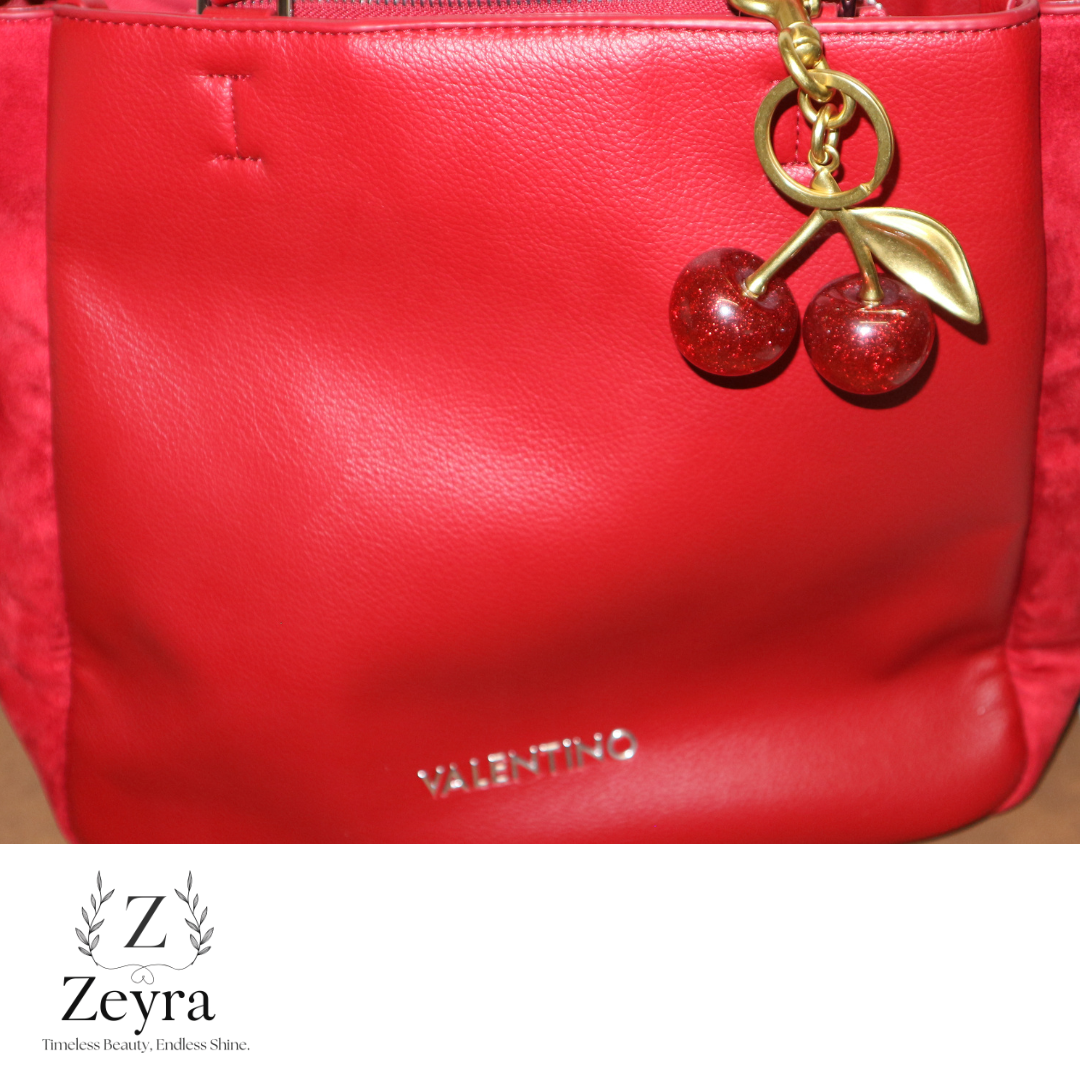 Cherry Lux – Taschenanhänger mit Glitzer-Kirschen & Gold-Elementen | Zeyra | Versand aus DE