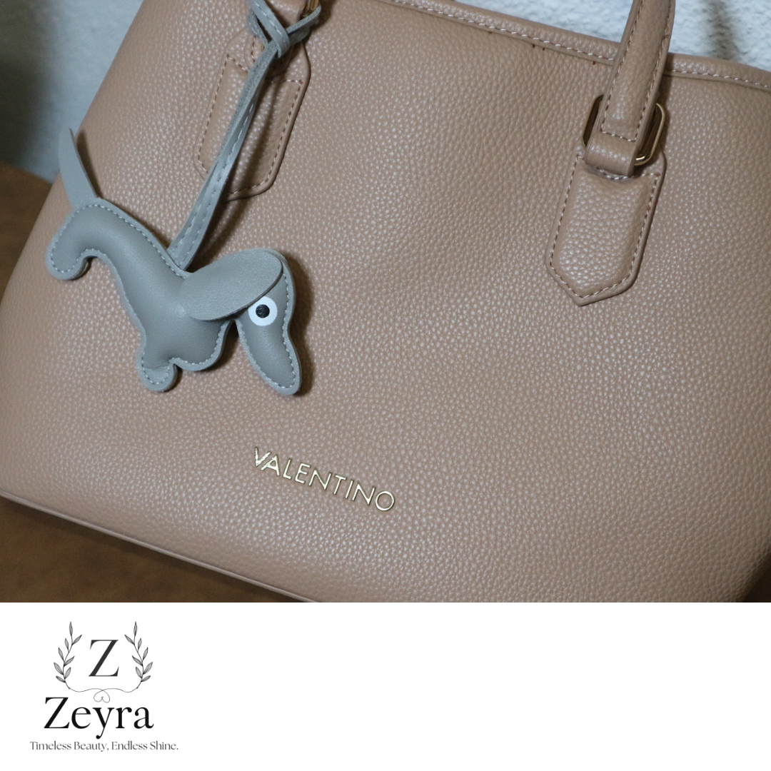 Daisy Dog – Taschenanhänger in Hundeform aus Kunstleder | Zeyra | Versand aus DE