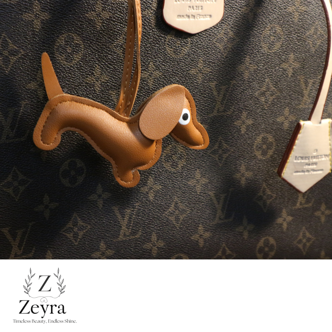 Daisy Dog – Taschenanhänger in Hundeform aus Kunstleder | Zeyra | Versand aus DE