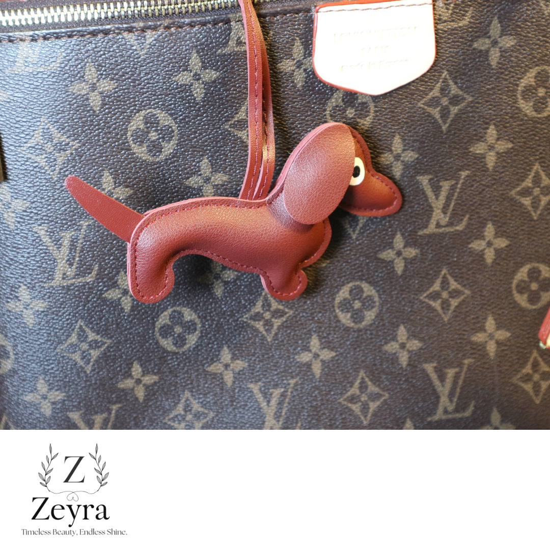 Daisy Dog – Taschenanhänger in Hundeform aus Kunstleder | Zeyra | Versand aus DE