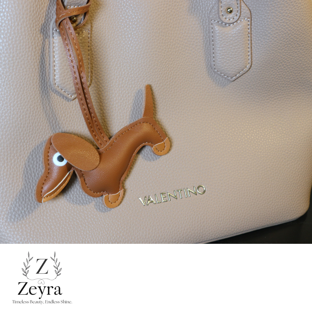 Daisy Dog – Taschenanhänger in Hundeform aus Kunstleder | Zeyra | Versand aus DE