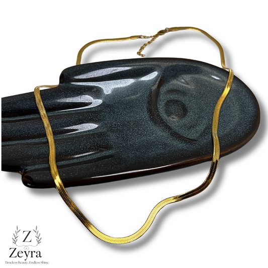 Golden Flow – Vergoldete Schlangenkette aus Edelstahl, Elegant & Verstellbar | Zeyra | Versand aus DE