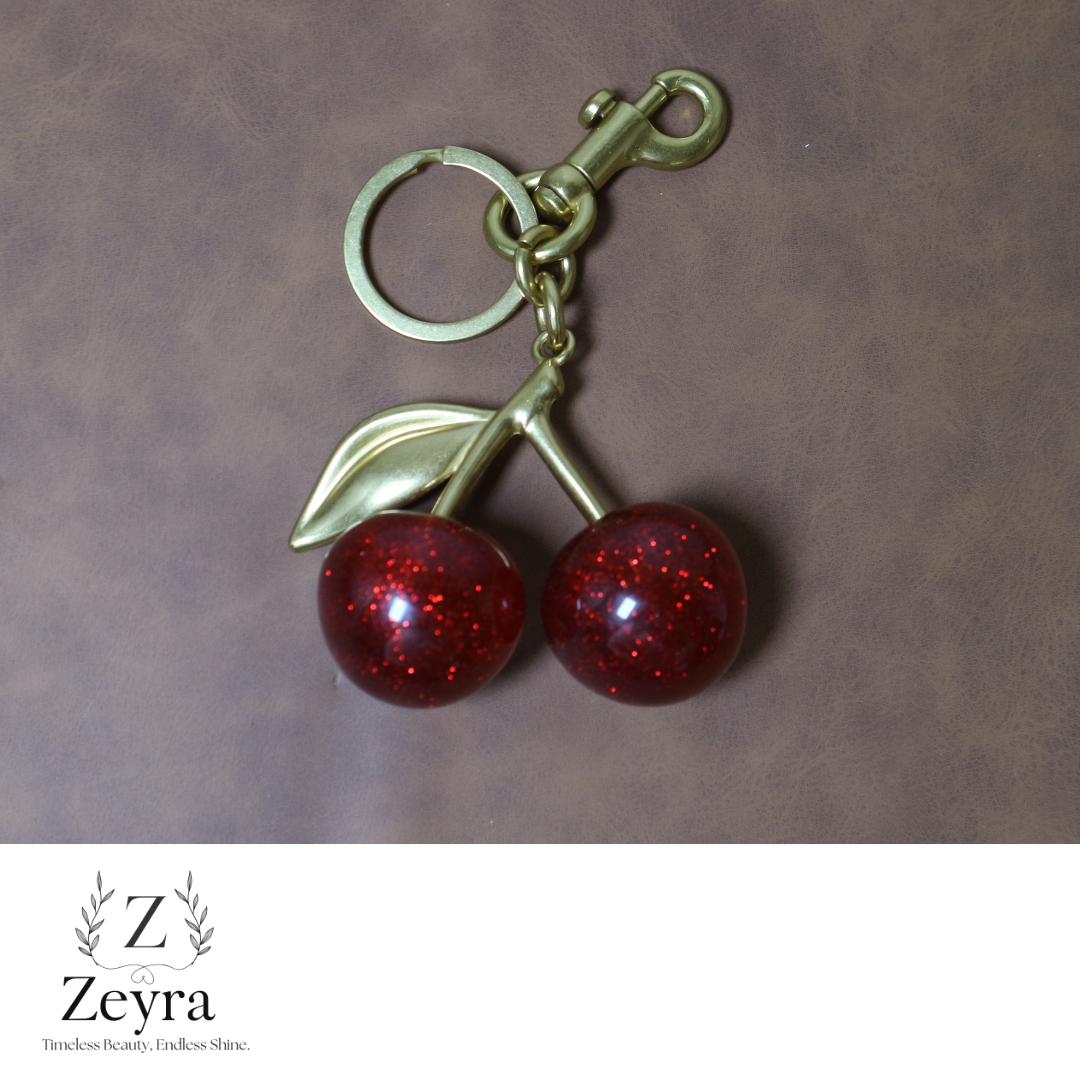 Cherry Lux – Taschenanhänger mit Glitzer-Kirschen & Gold-Elementen | Zeyra | Versand aus DE