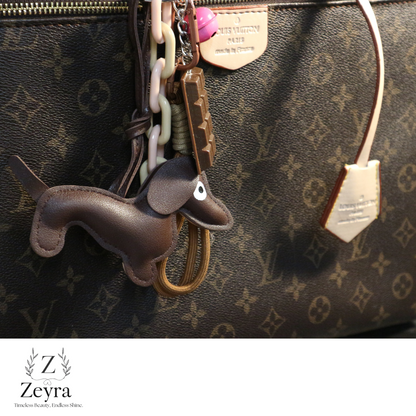 Zeyra Daxxie – Schlüsselanhänger im Dackel-Design mit verspielten Charms | Versand aus DE