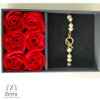 Zeyra Rosenbox – Duftende Geschenkverpackung mit 6 roten Rosen | Optional zu jedem Schmuckstück | Versand aus DE