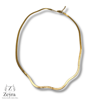 Golden Flow – Vergoldete Schlangenkette aus Edelstahl, Elegant & Verstellbar | Zeyra | Versand aus DE