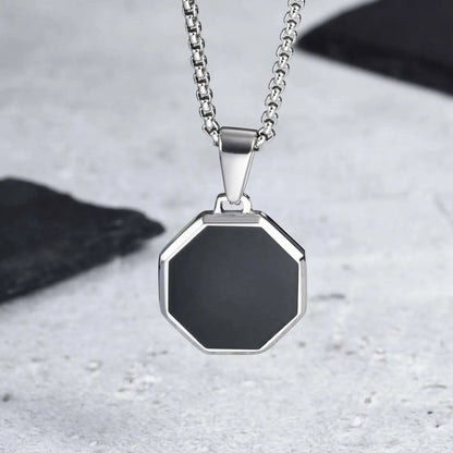 Herren Halskette Schwarz – Edelstahlkette mit Quadratischem Anhänger, Minimalistisch & Wasserfest | Zeyra | Versand aus D