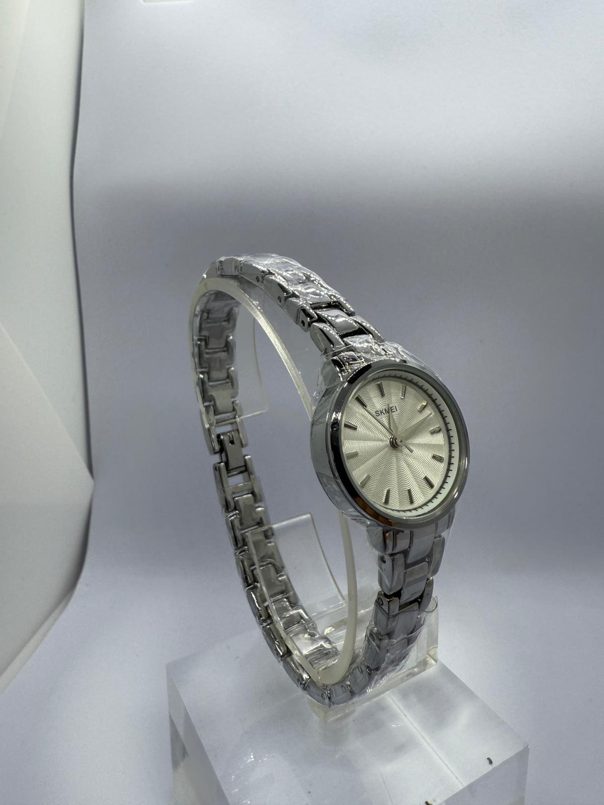 Zeyra Elegance – Damen Quarz Uhr mit Edelstahlarmband | Zeyra | Versand aus DE