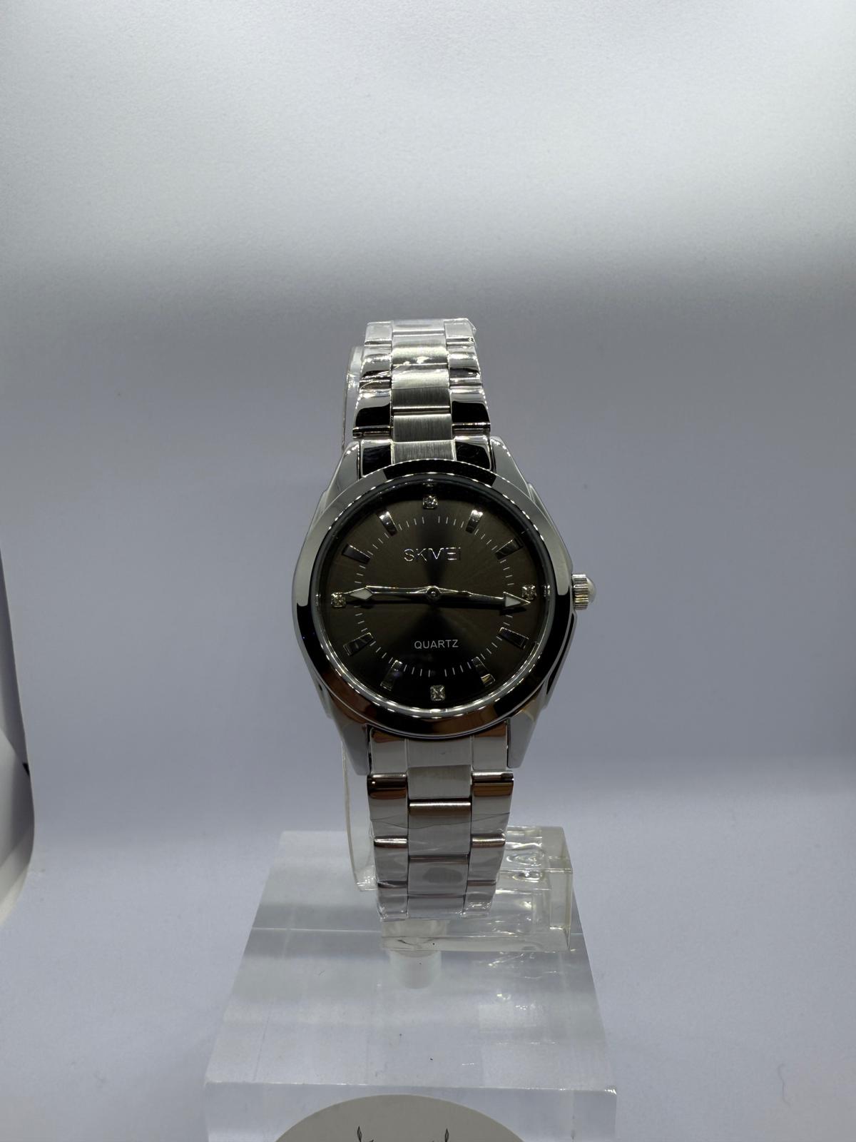 Zeyra NoirImperial – Bi-Color Edelstahl-Armbanduhr mit römischen Ziffern & Datumsanzeige | Dunkles Zifferblatt | Quarzwerk | Versand aus DE