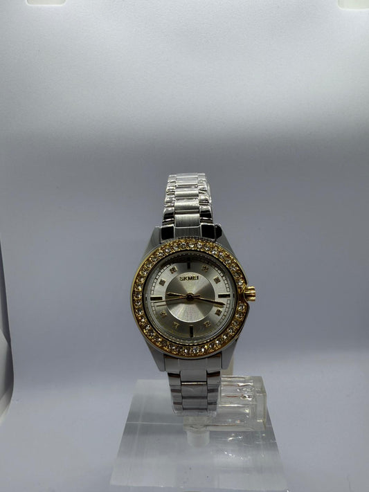 Zeyra Crystal Luxe – Damen Quarz Uhr mit Kristalllünette | Zeyra | Versand aus DE